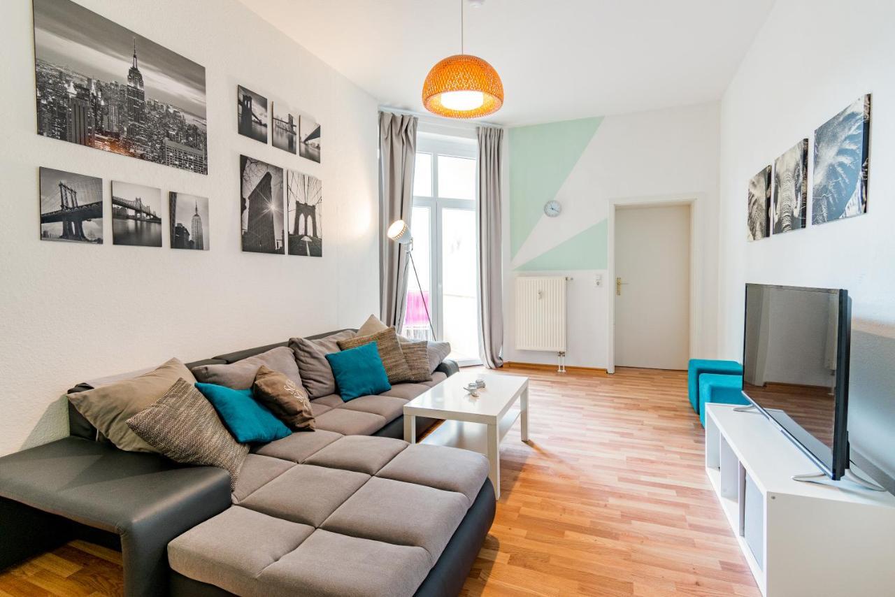 Helle Wohnung mit Balkon in grünen Innenhof - W-LAN, 4 Schlafplätze Magdeburg Exterior foto