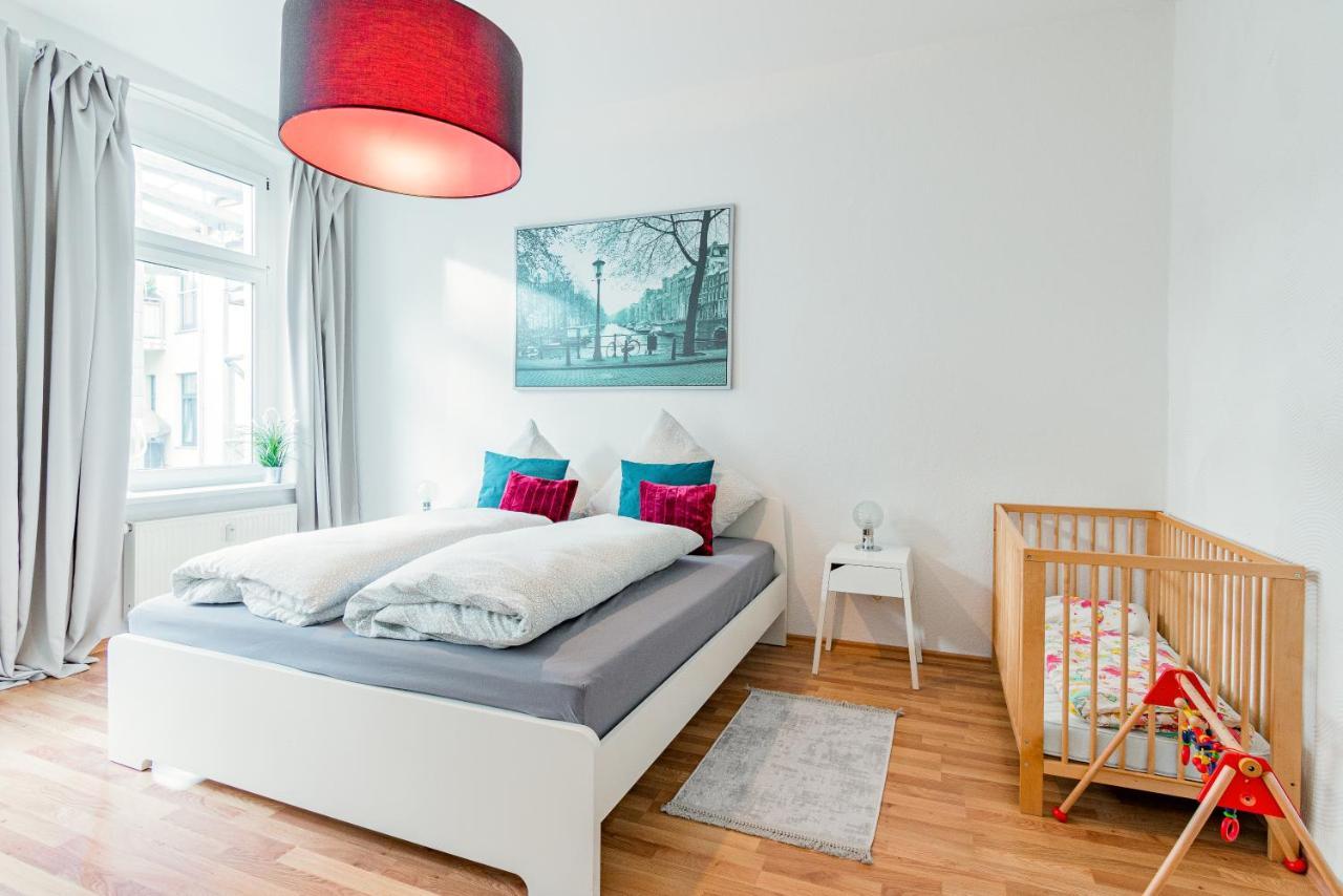 Helle Wohnung mit Balkon in grünen Innenhof - W-LAN, 4 Schlafplätze Magdeburg Exterior foto